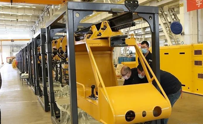 國(guó)產(chǎn)最大牽引力單軌吊機(jī)車(chē)研發(fā)成功 填補(bǔ)國(guó)內(nèi)空白！